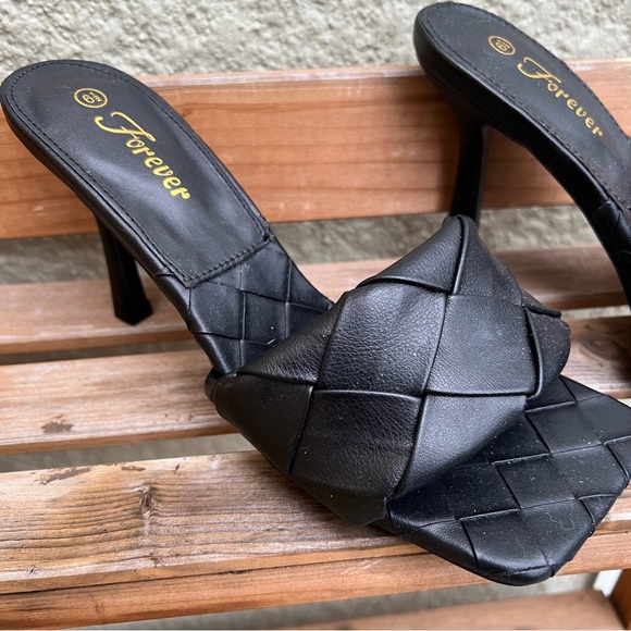 Forever heels - Picture 1 of 7